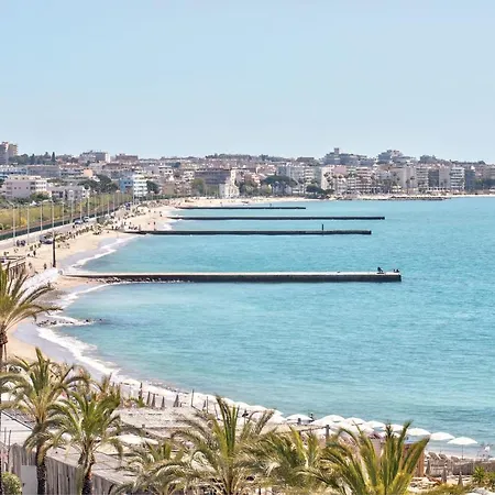 La Palmeraie With Terrace Golfe Juan アパート