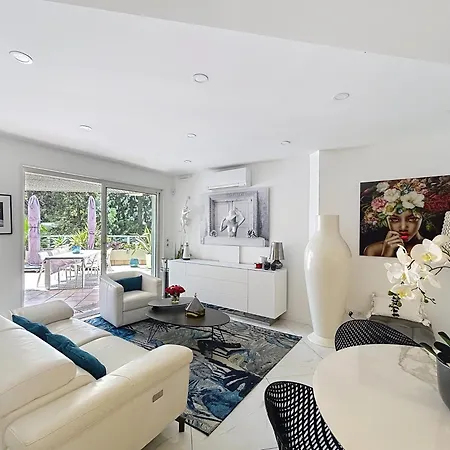 La Palmeraie With Terrace Golfe Juan * 瓦洛里